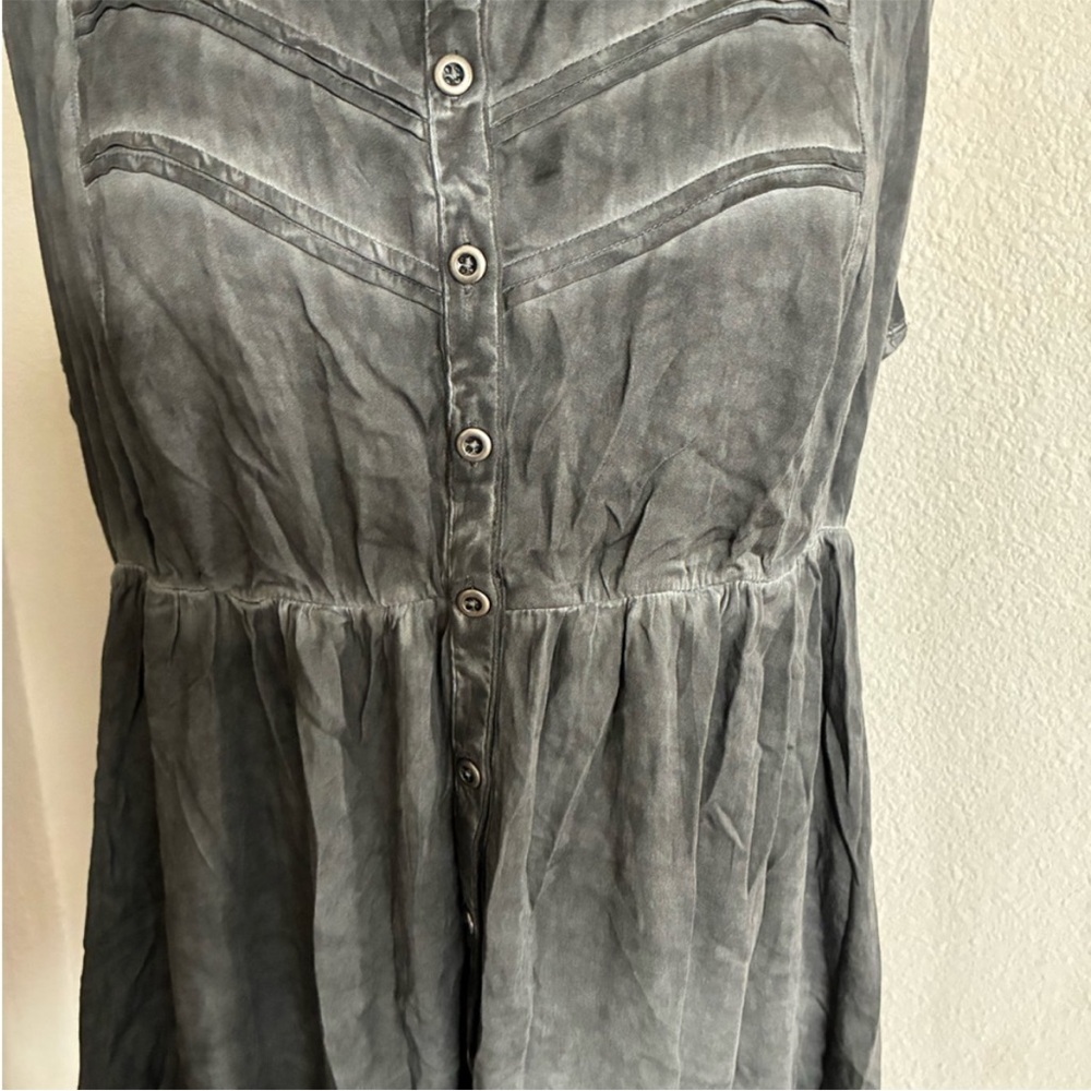 WAS $32 Torrid button down tank - Picture 4 of 6